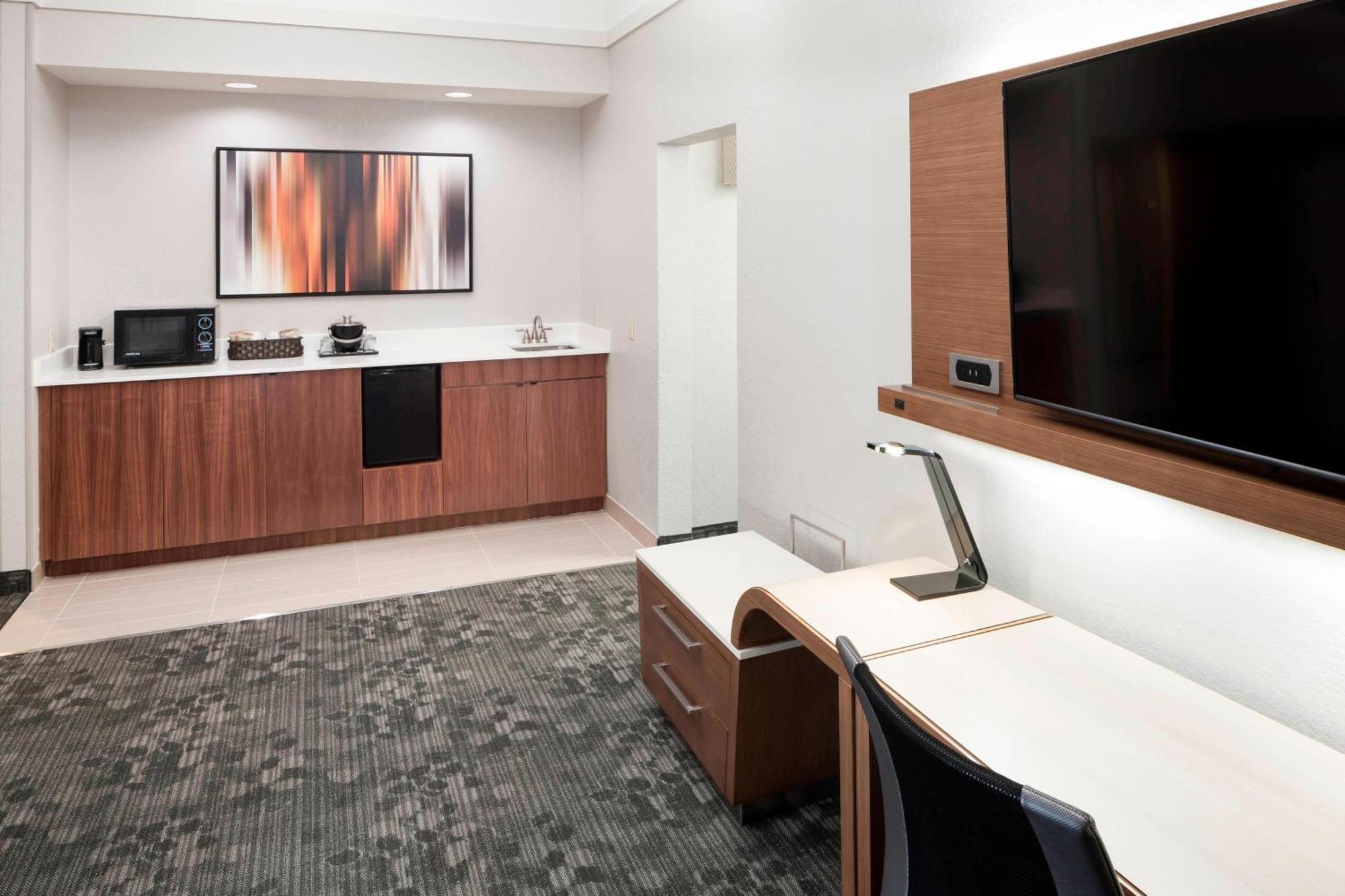 Hotel Courtyard By Marriott Pensacola