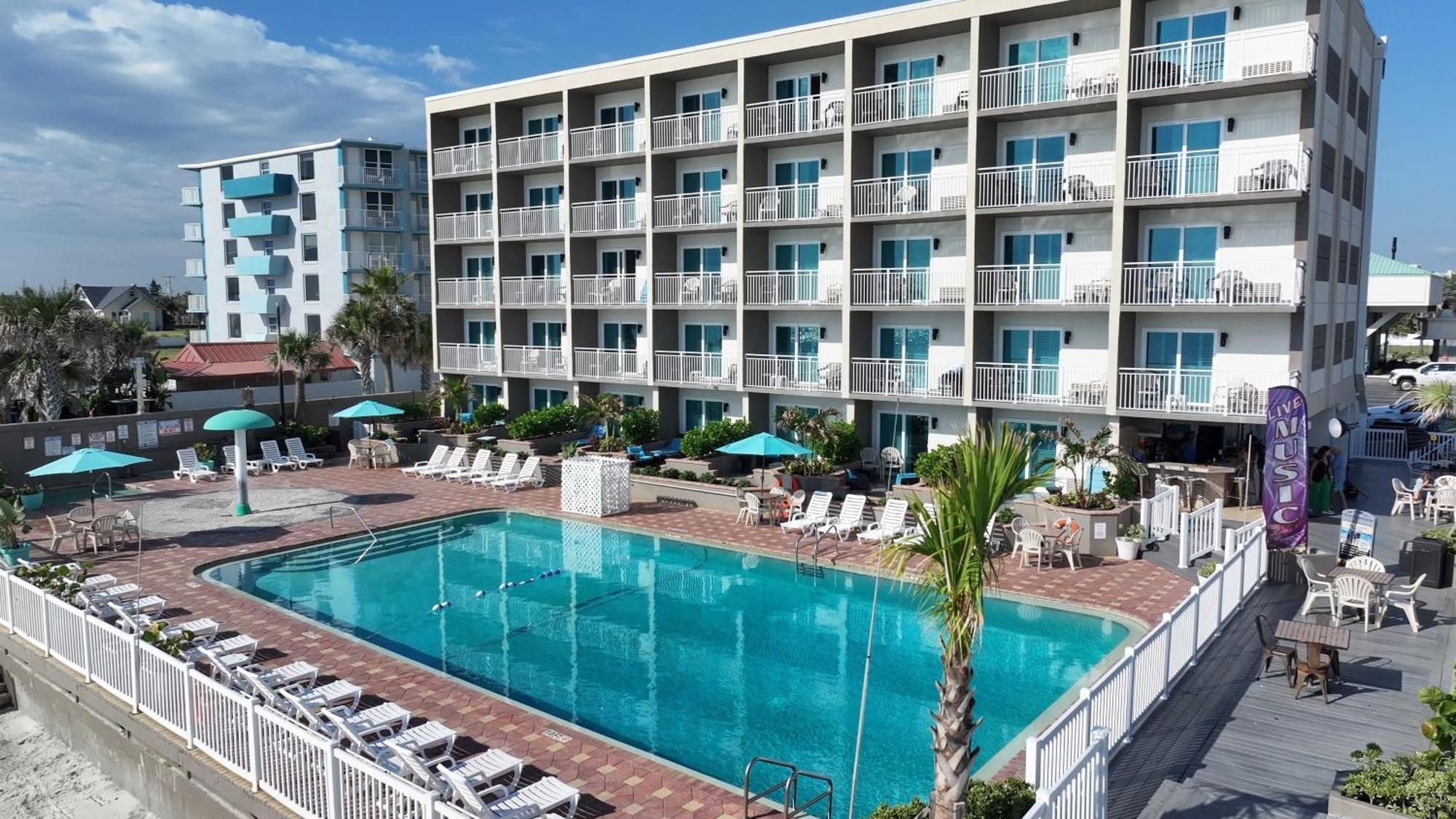 Boardwalk And Hotel 2*