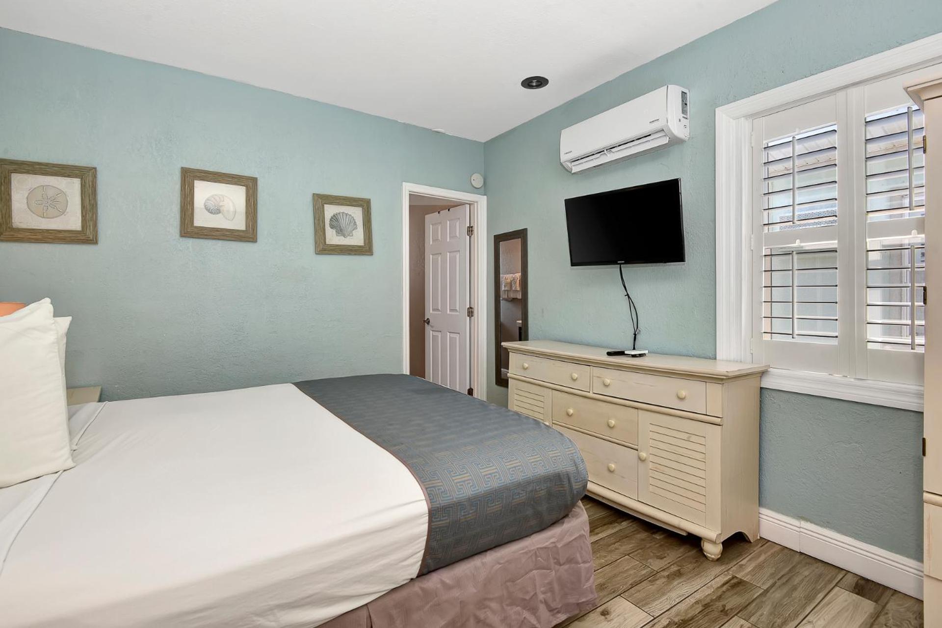 Shoreline & - Beachfront Hotel Daytona Beach