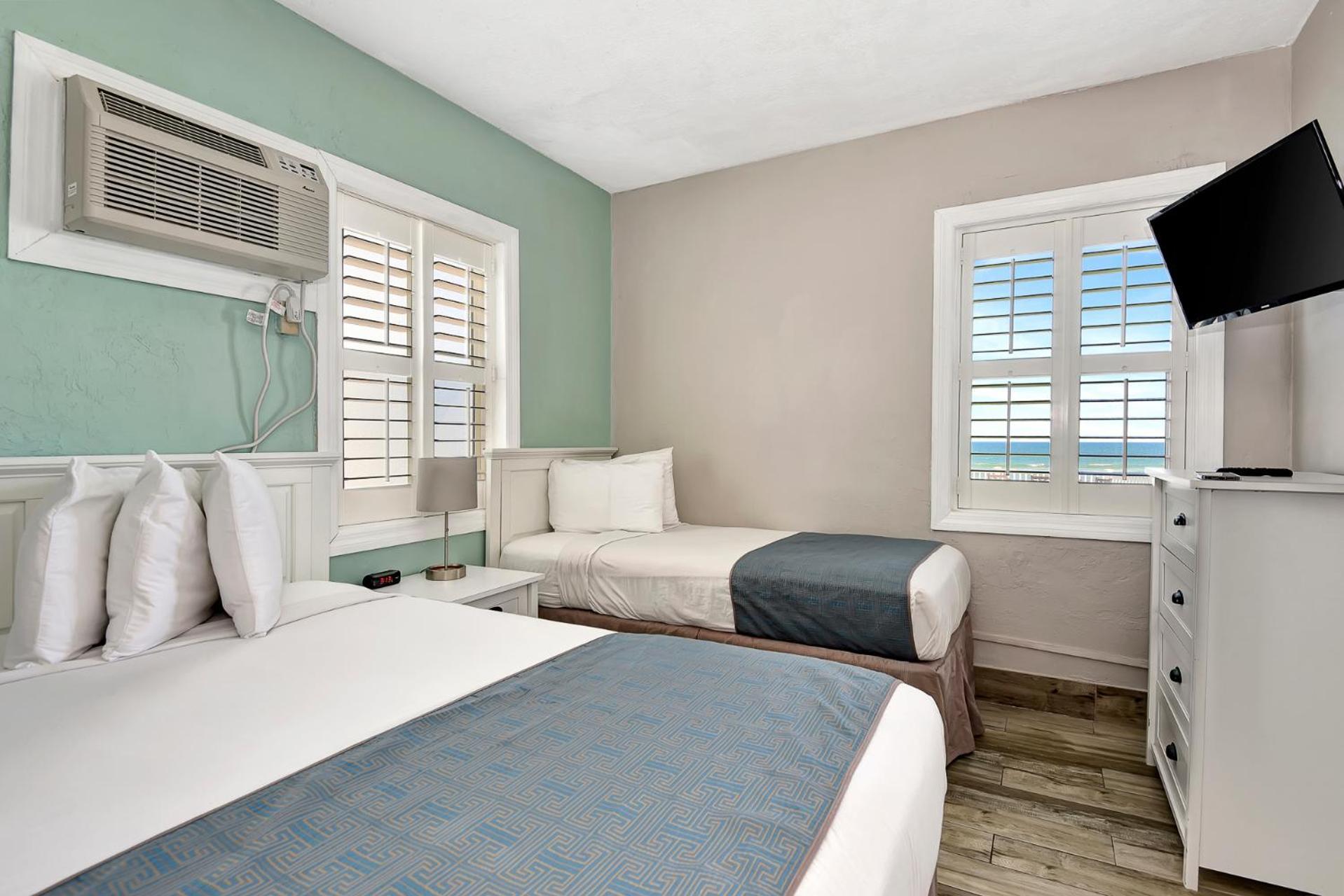 Hotel Shoreline & - Beachfront 2*