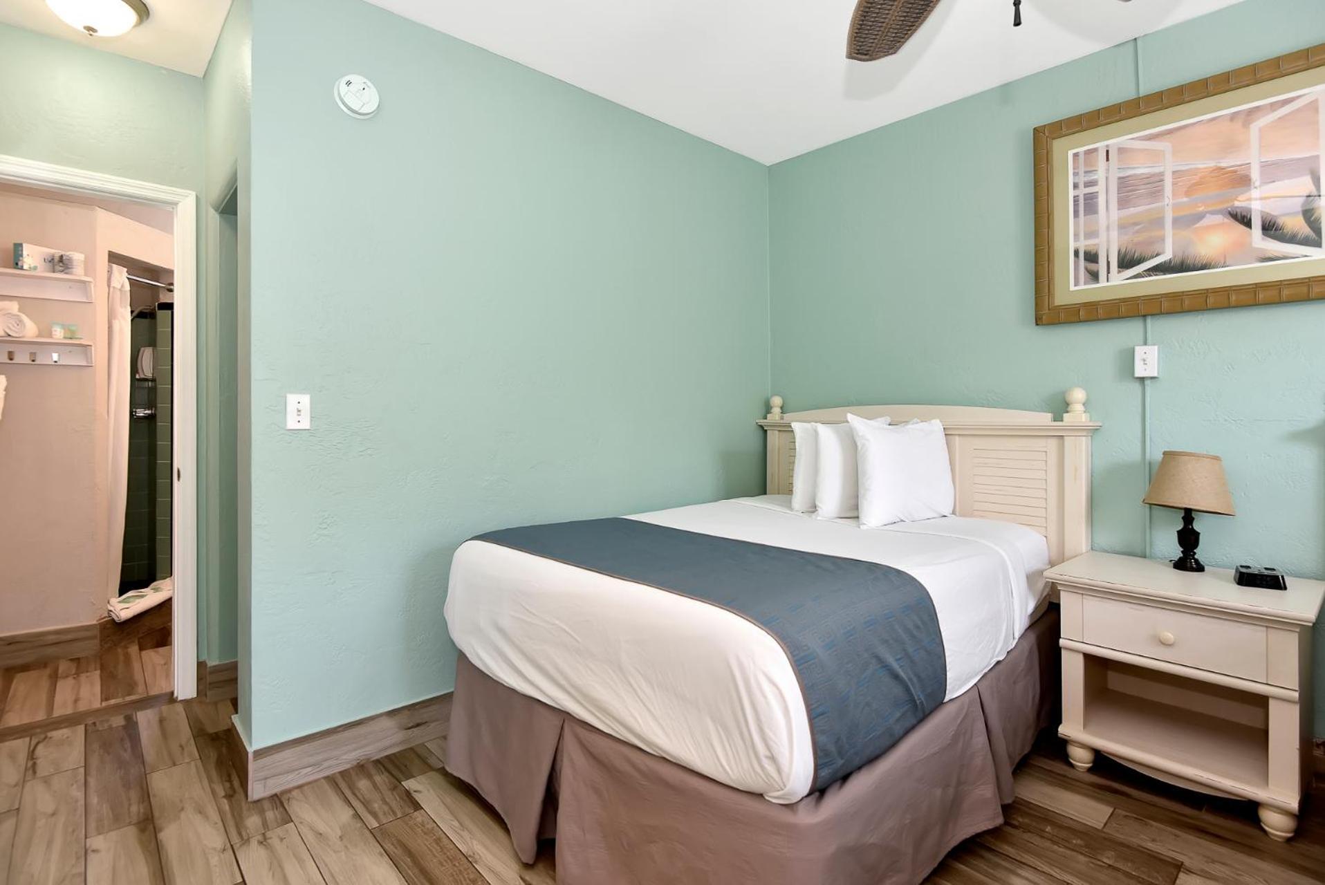 Shoreline & - Beachfront Hotel Daytona Beach