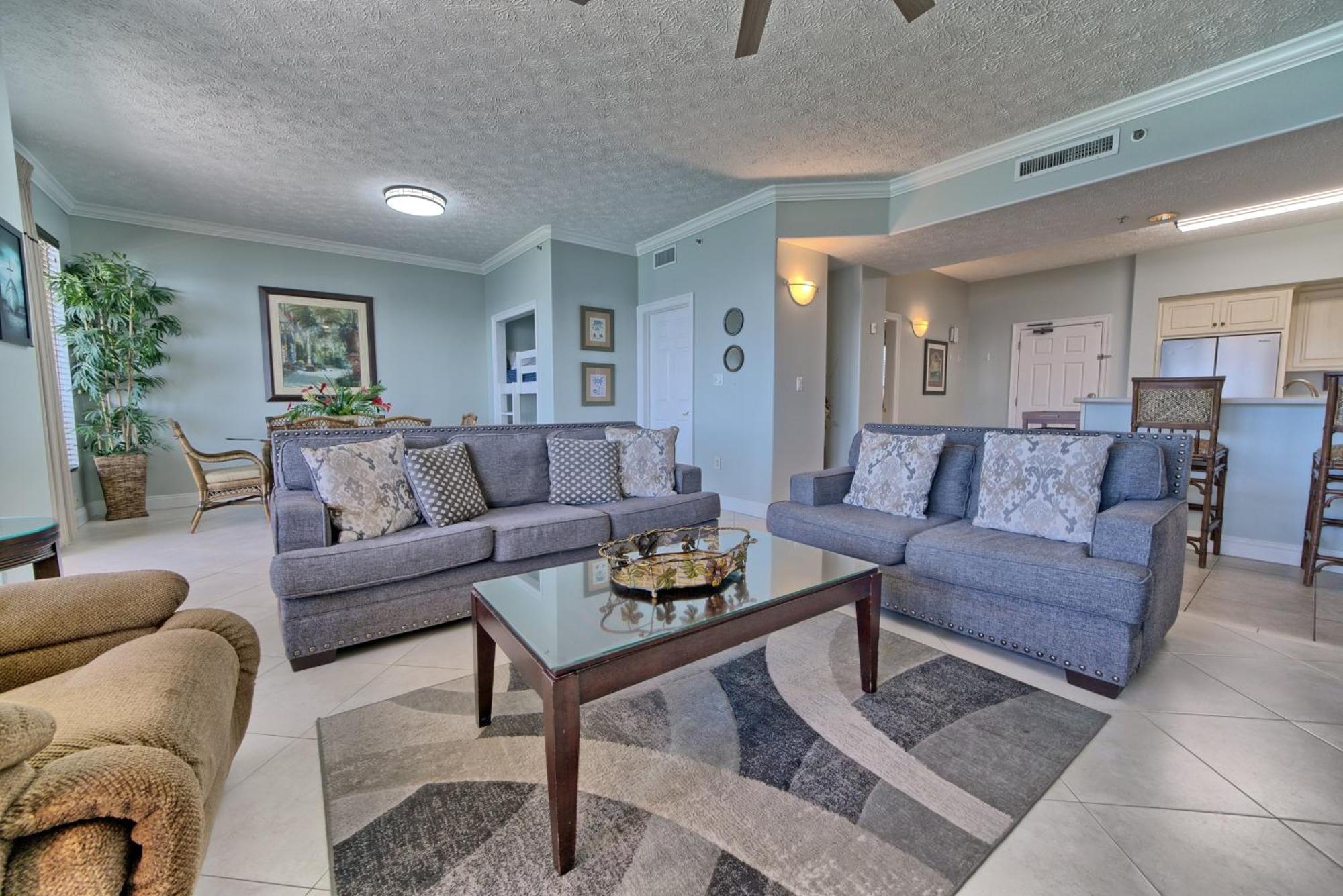 Luxurious Beachfront With Beachside Pool Access And Free Wifi - Unit 1202