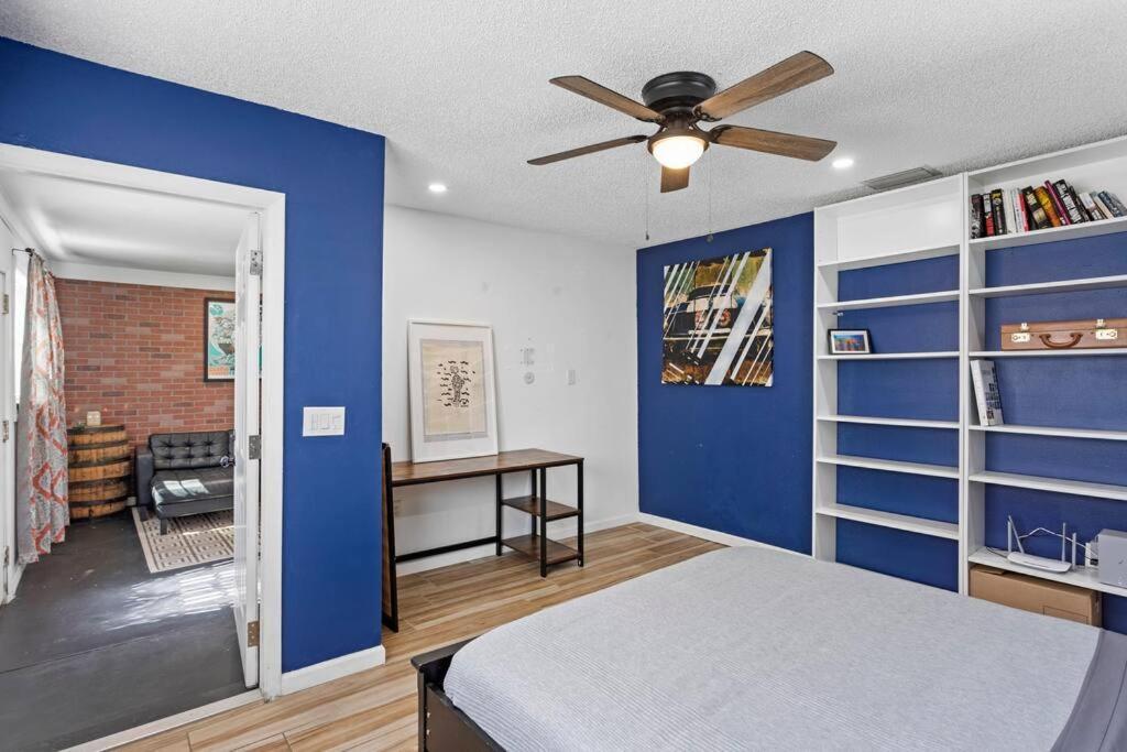 6 Minutes Away From The 4 Bd Retreat W Free Parking *