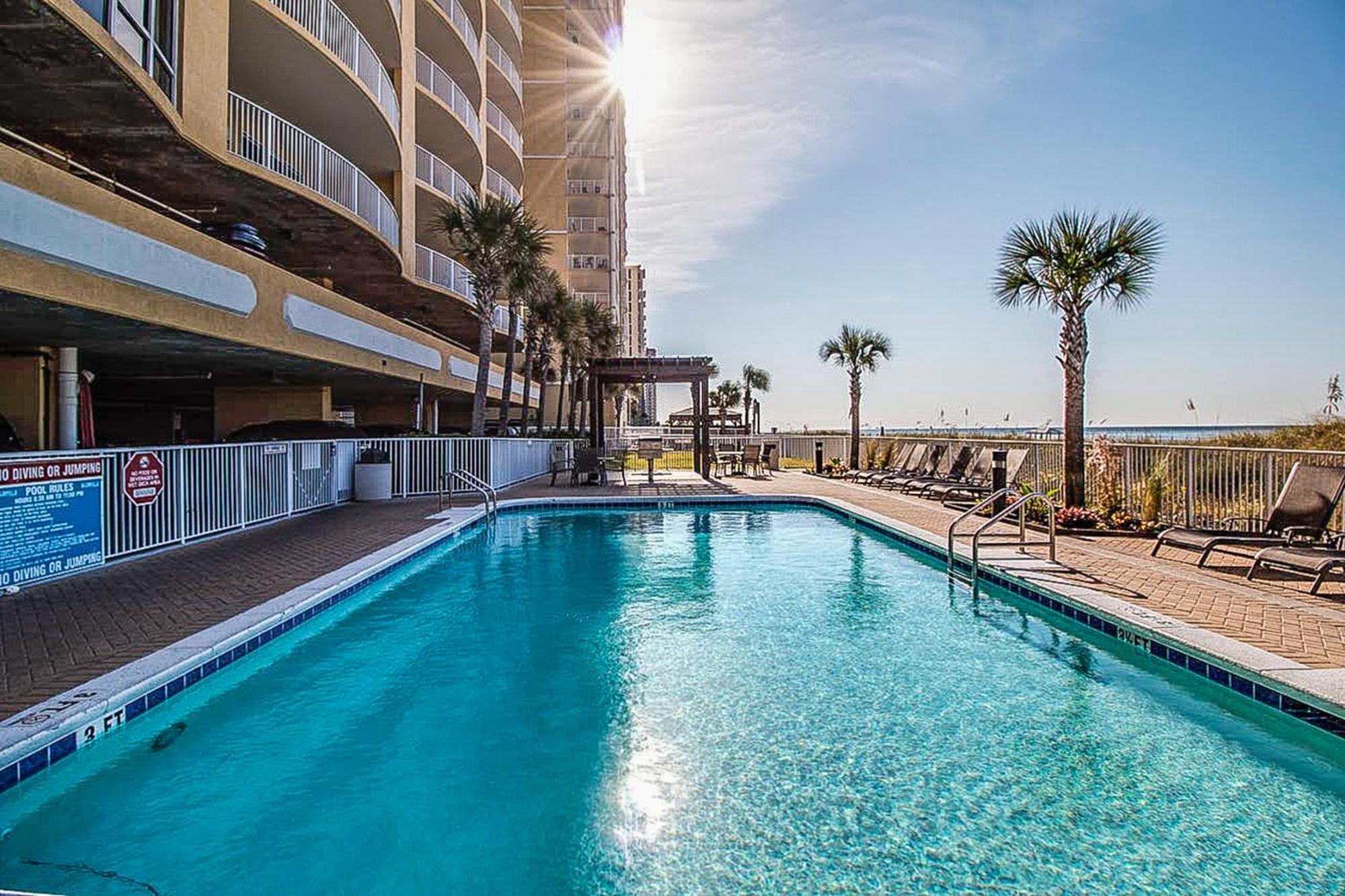 Ocean 406 Apartment