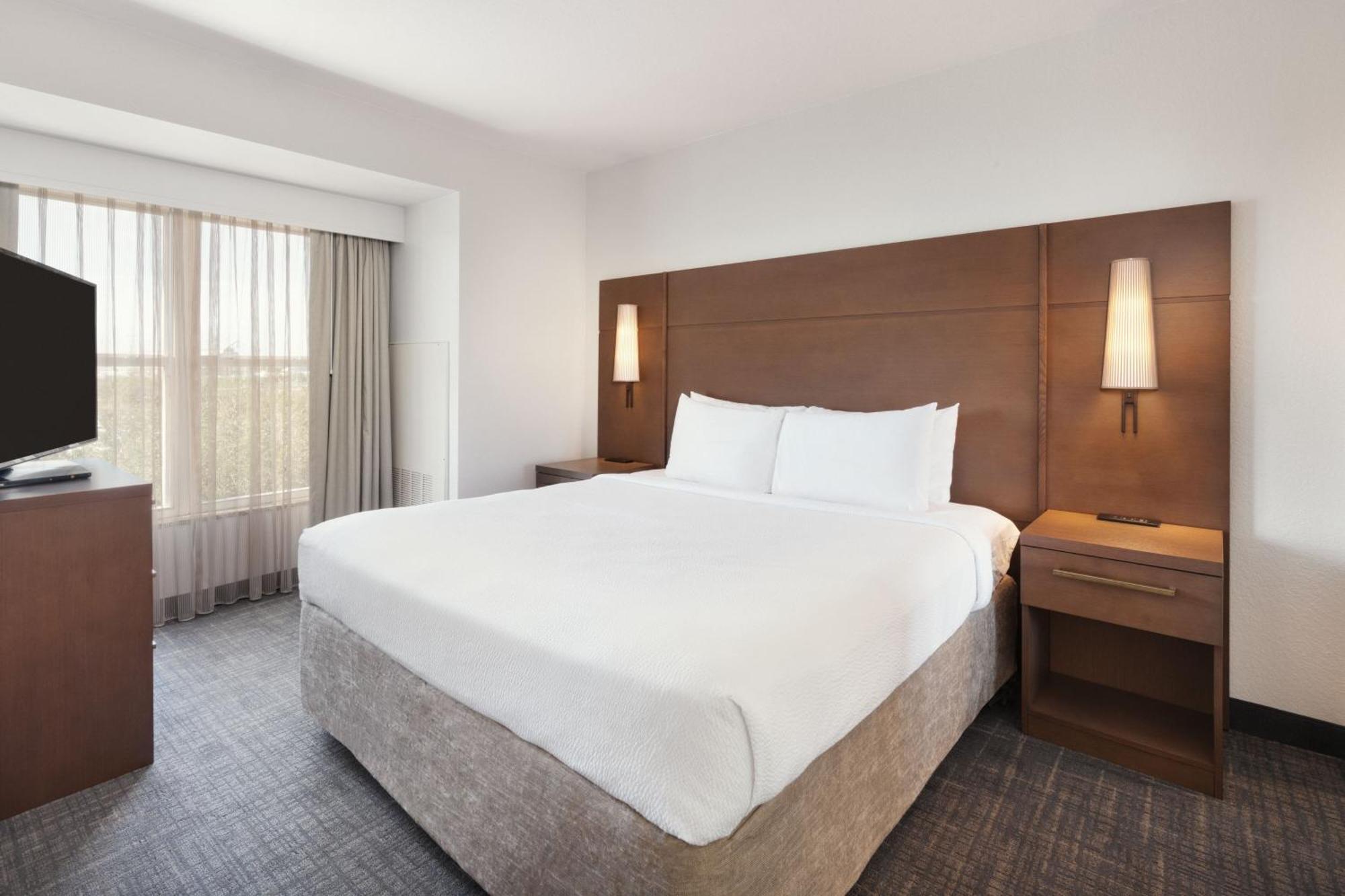 Hotel By Marriott Daytona Speedway/airport 3*