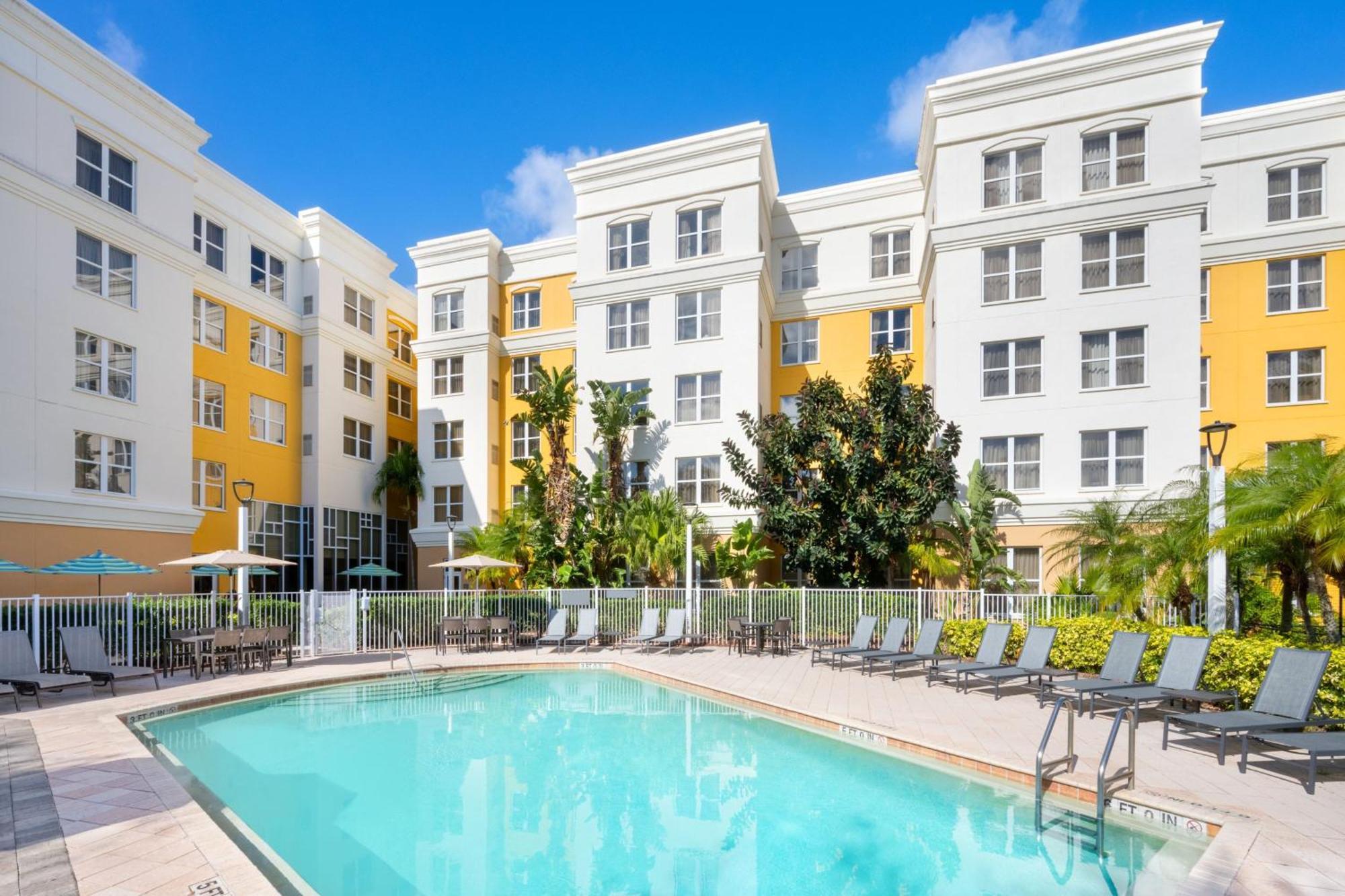 Hotel By Marriott Daytona Speedway/airport Daytona Beach