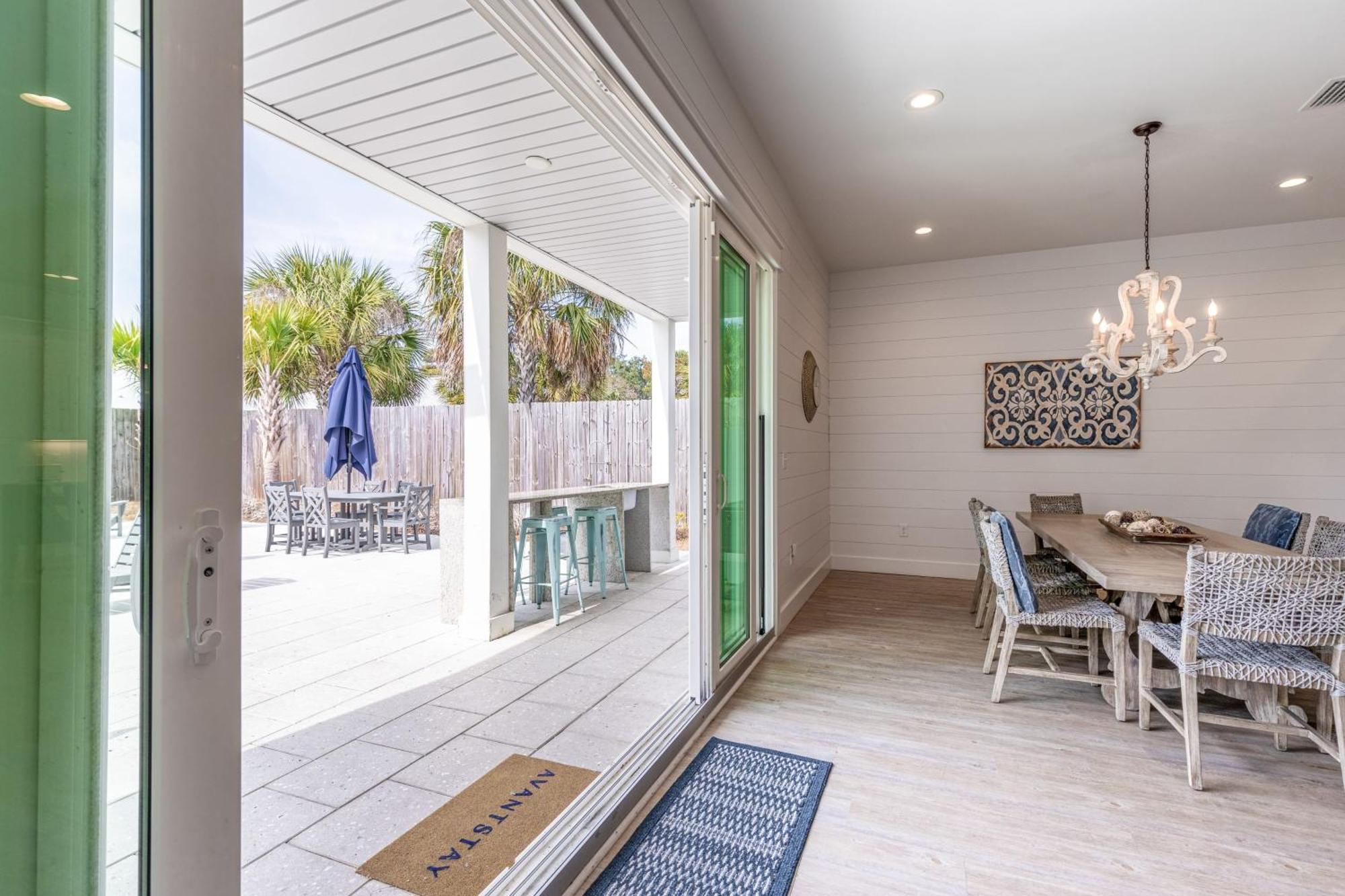 Four Suns By Avantstay 5 Mins To Beach Occ 20 Arcade Game Ping Pong Bbq Pool Holiday home Destin