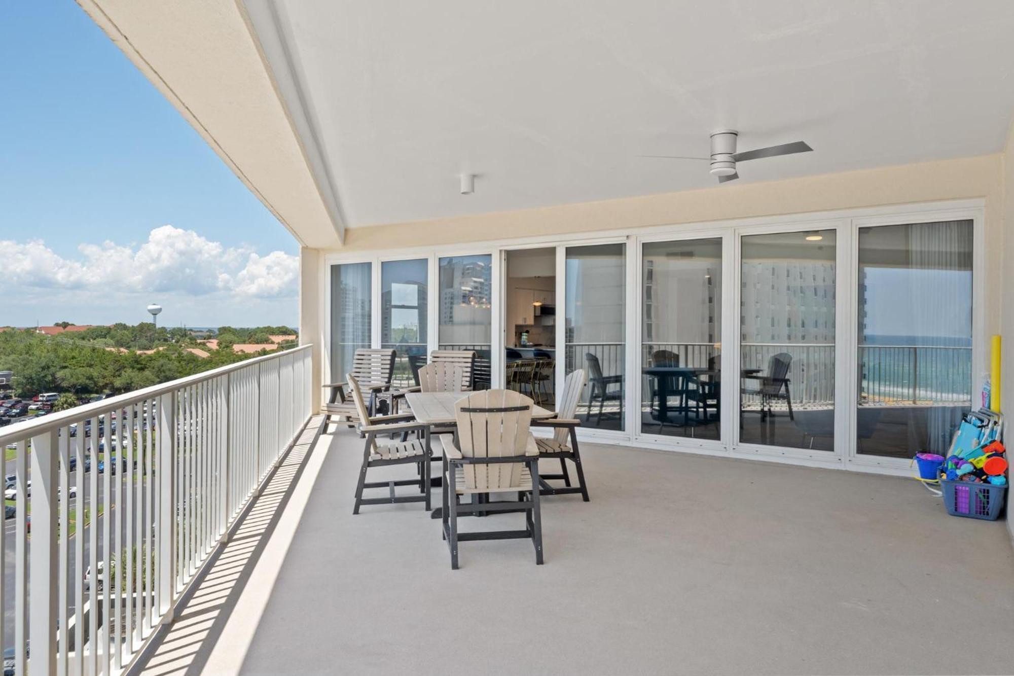 Tides 611 * Destin