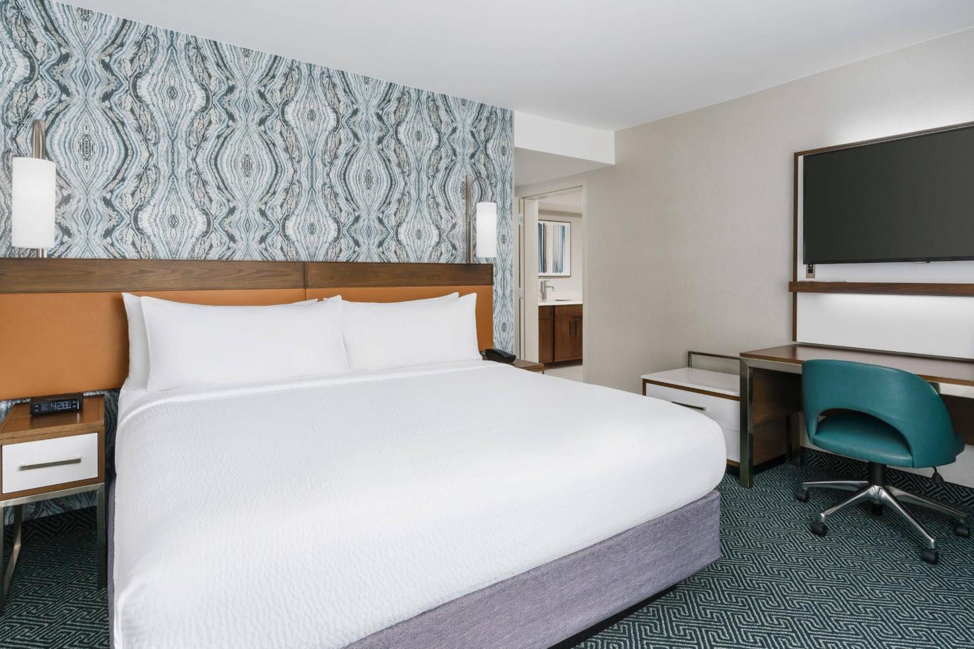 Courtyard By Marriott Downtown 3*