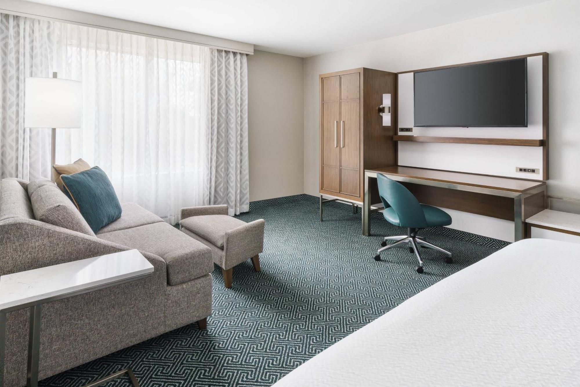 Courtyard By Marriott Downtown 3*
