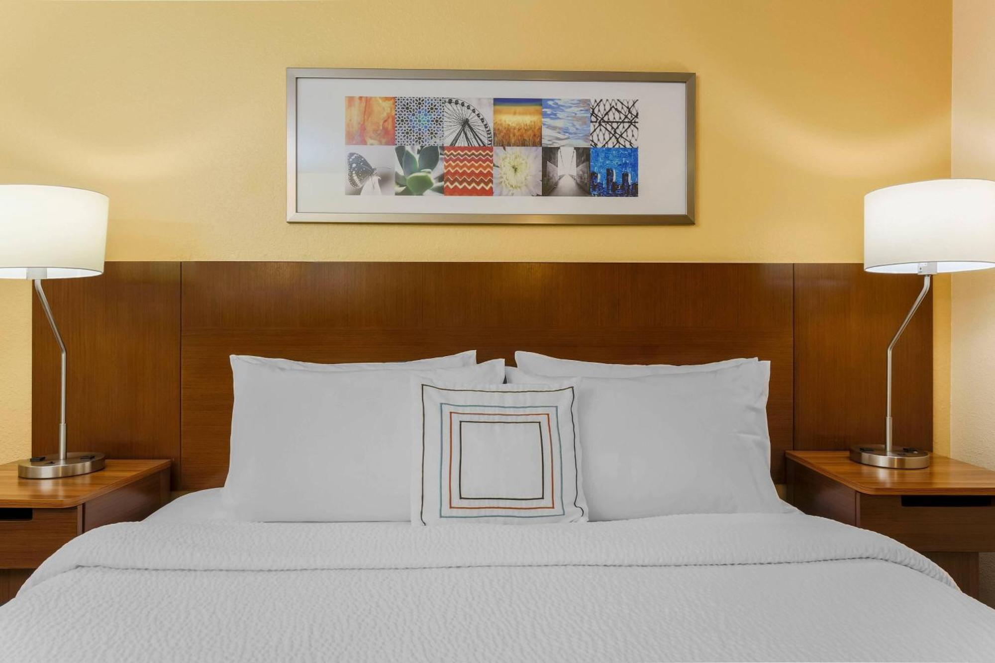 Hotel Fairfield And By Marriott Brandon 3*