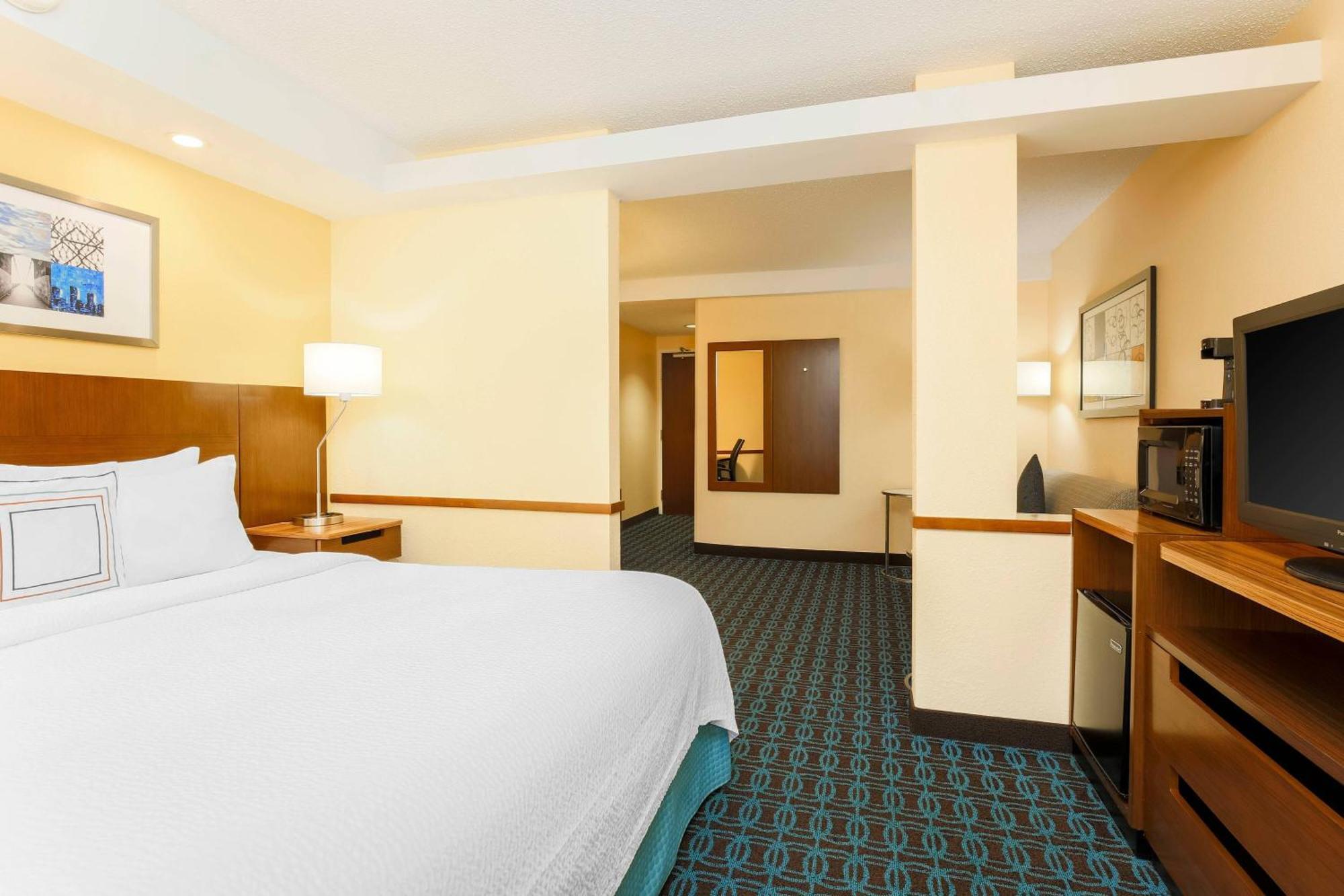 Hotel Fairfield And By Marriott Brandon Tampa