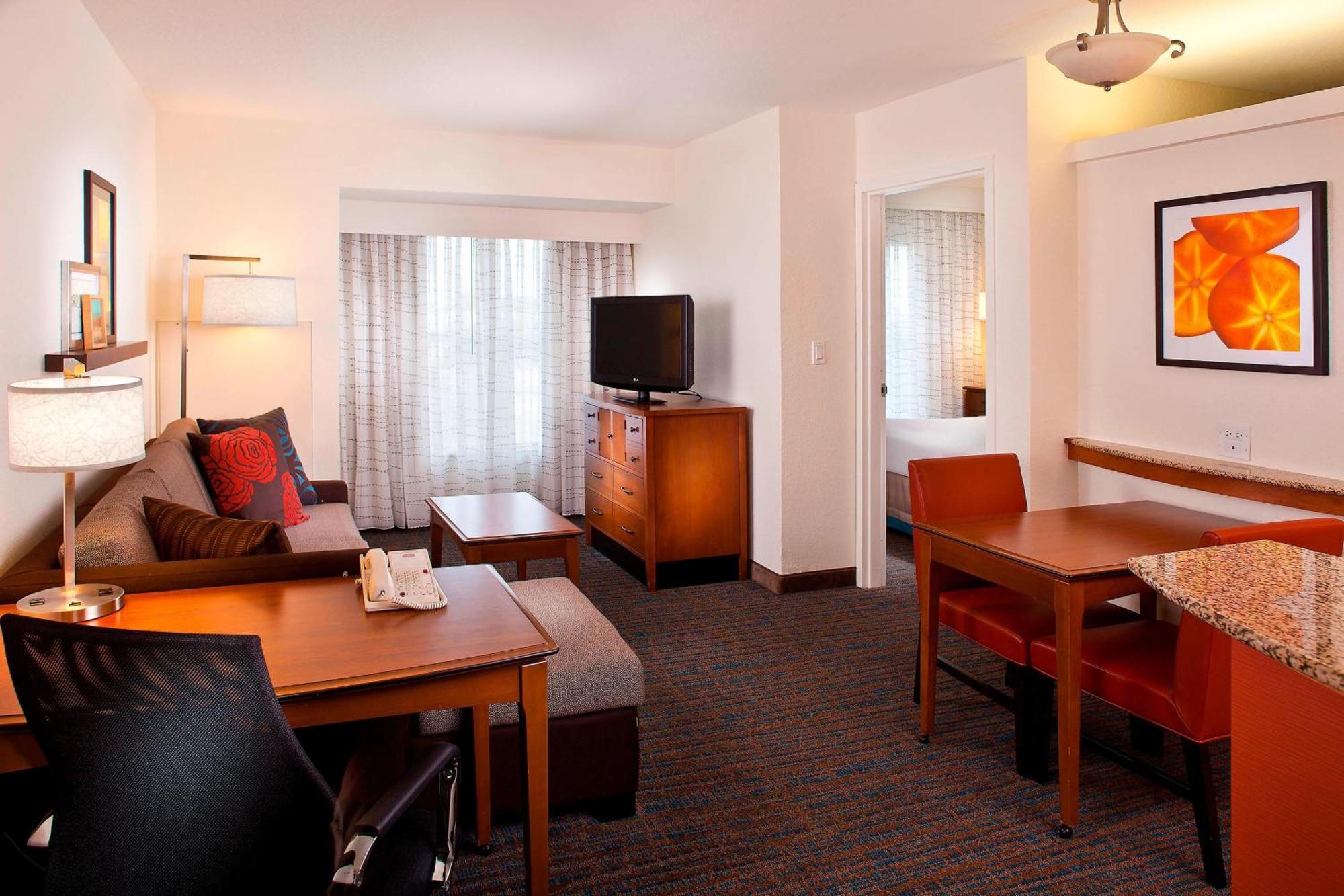 Hotel By Marriott Daytona Speedway/airport