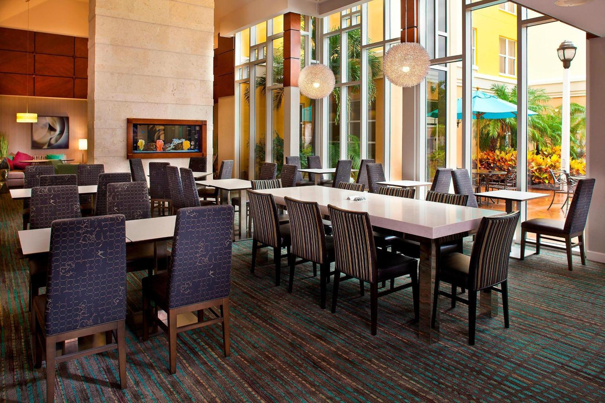 Hotel By Marriott Daytona Speedway/airport 3*