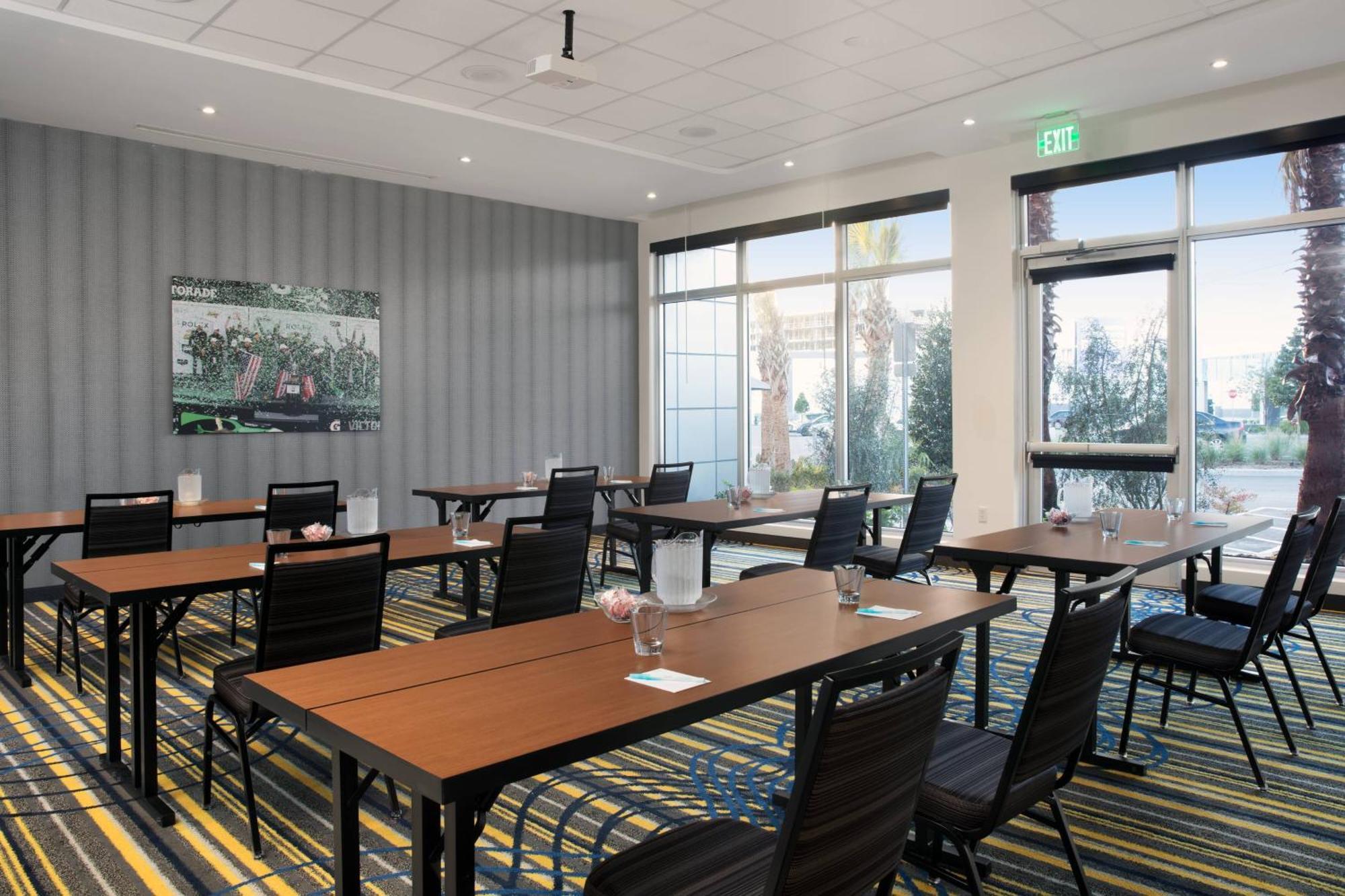 Fairfield & By Marriott Daytona Speedway/airport