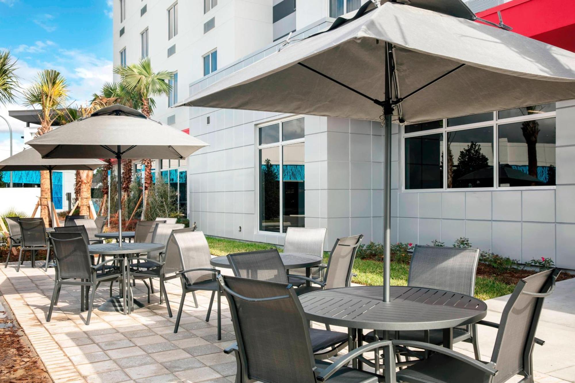Fairfield & By Marriott Daytona Speedway/airport Hotel 3*