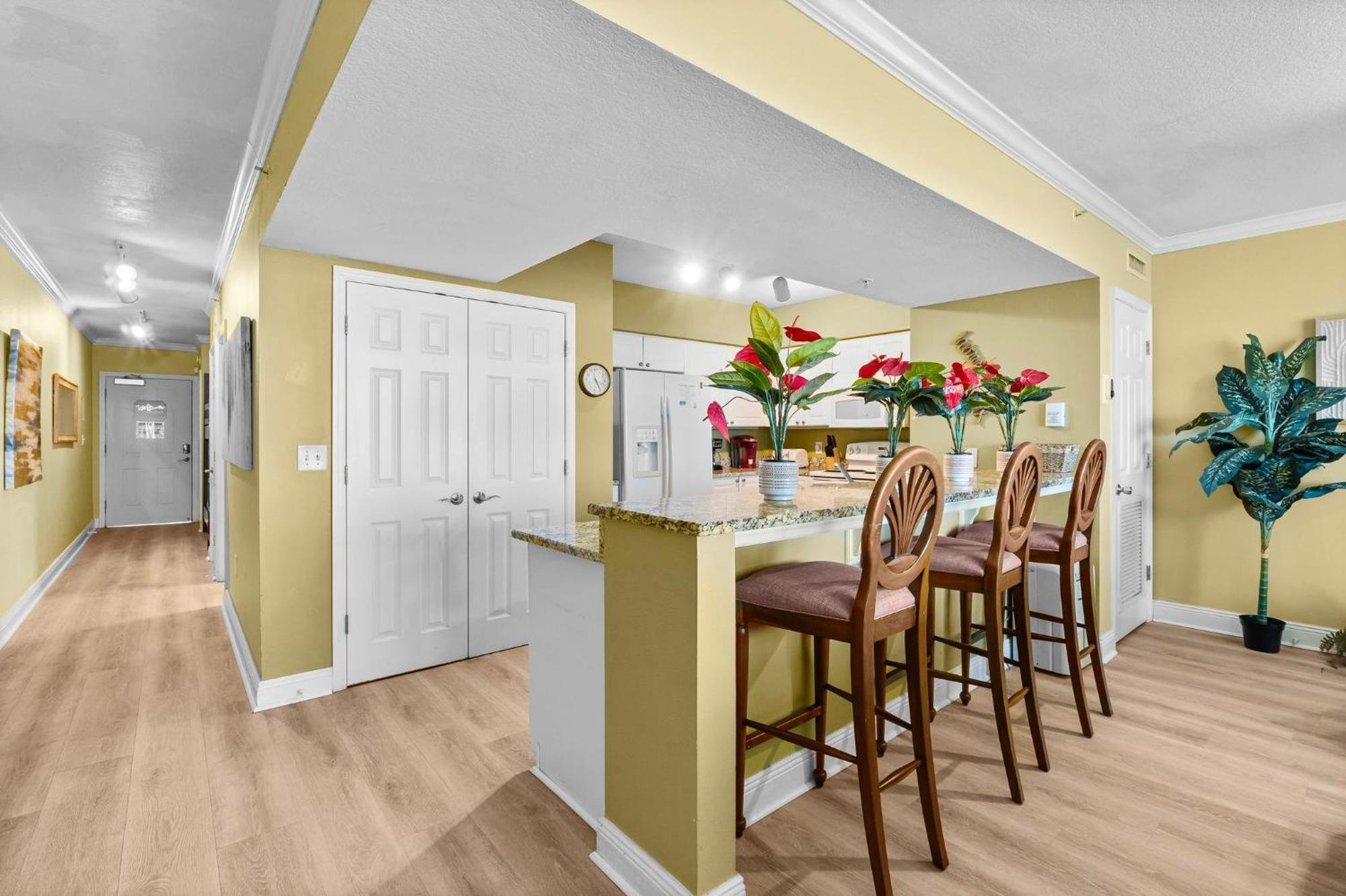Apartment Beautiful Beachfront Paradise! Emerald