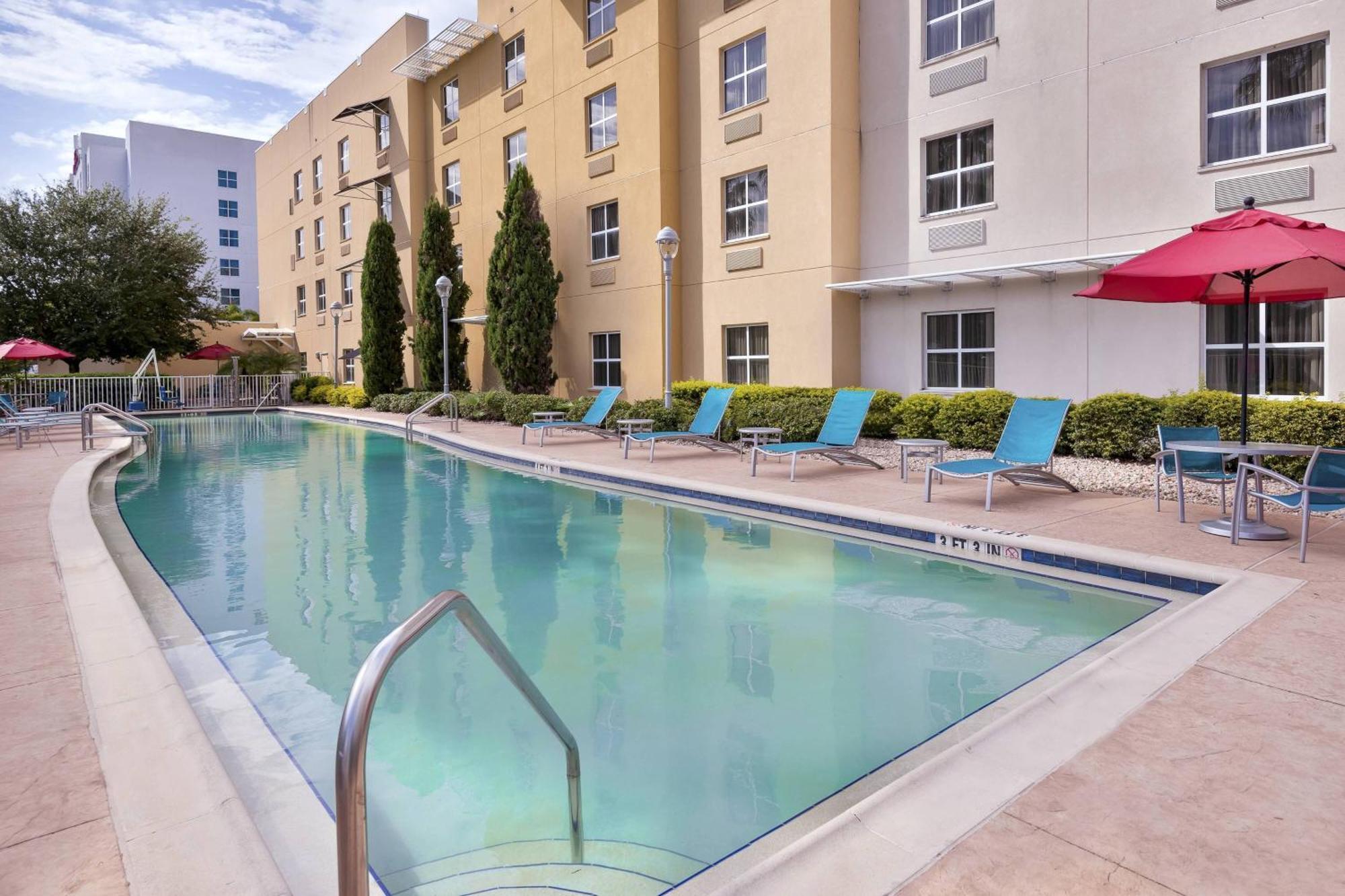 Towneplace Westshore/airport 3*
