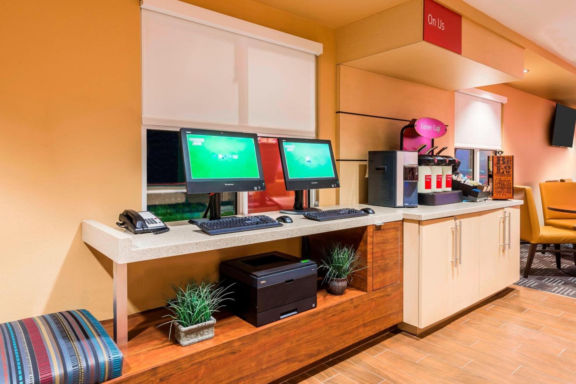 Towneplace Westshore/airport Hotel