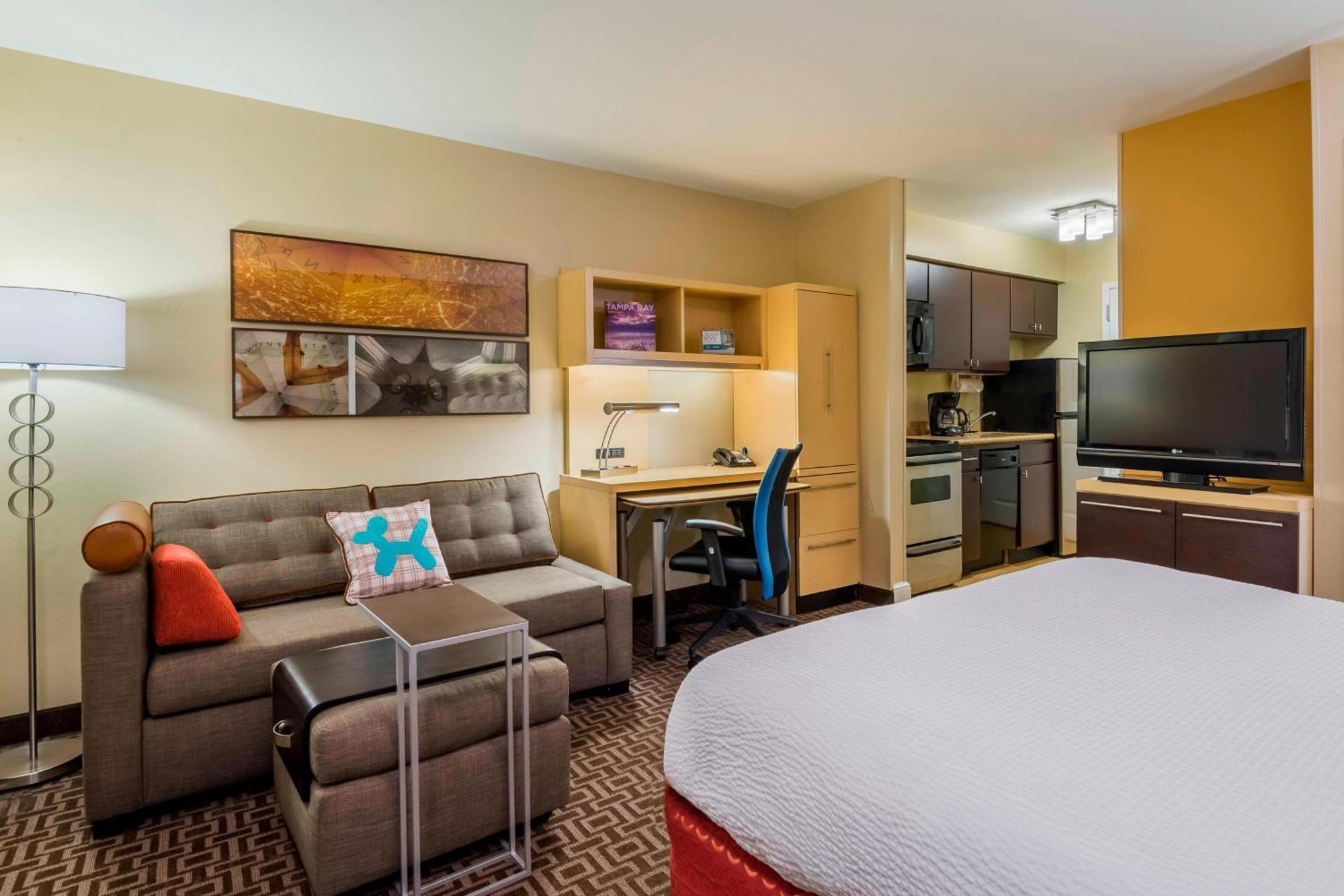 Hotel Towneplace Westshore/airport 3*