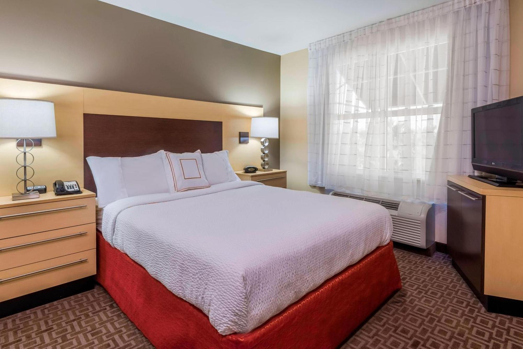 Towneplace Westshore/airport Hotel 3*