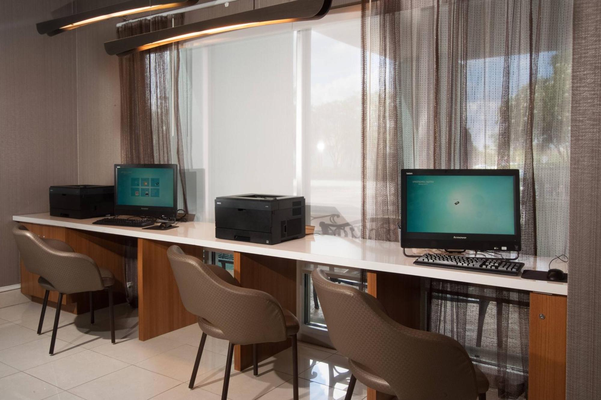 Springhill Airport Hotel 3*
