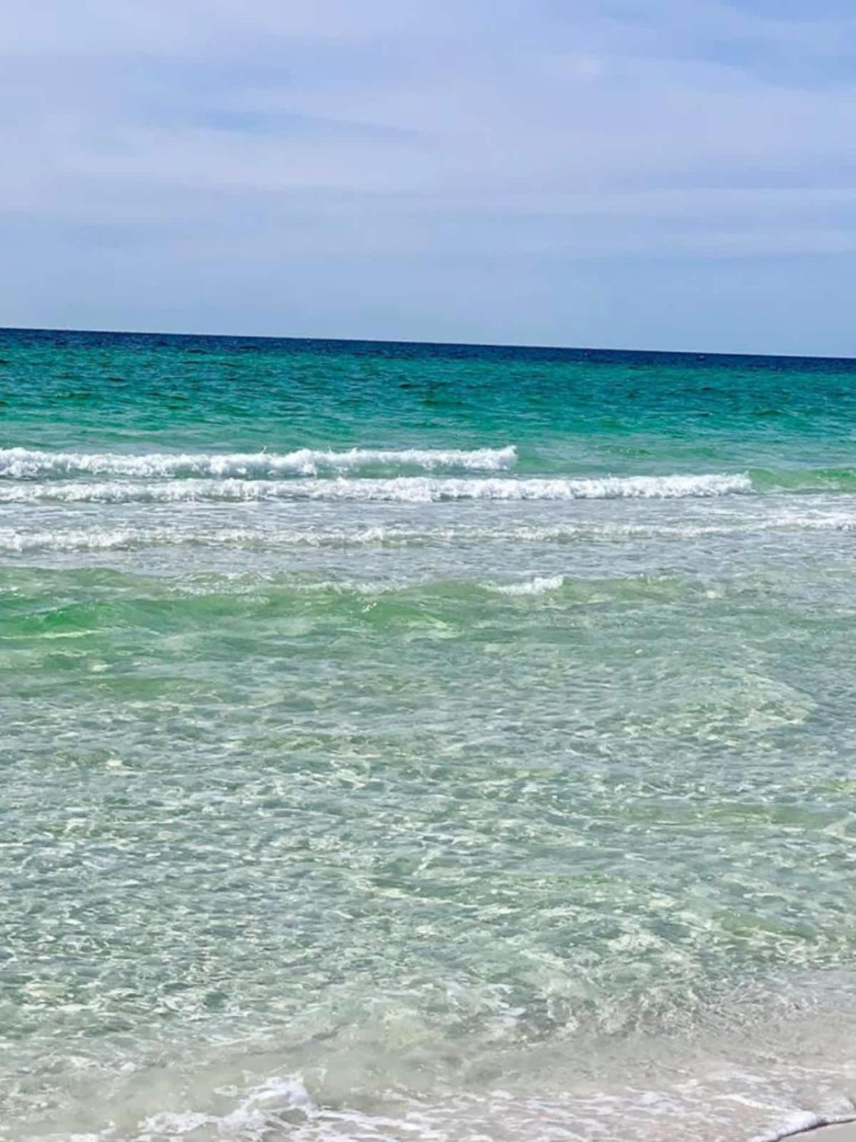 Holiday home Sunrise Surprise 9th Floor 2br 2 Ba King Shuttle, Heated Pool!