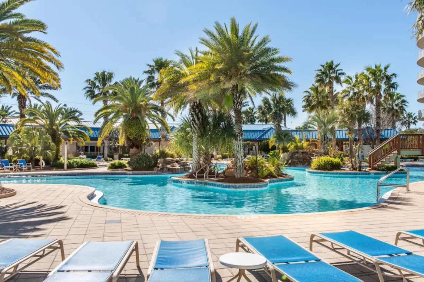 Holiday home Sunrise Surprise 9th Floor 2br 2 Ba King Shuttle, Heated Pool! Destin