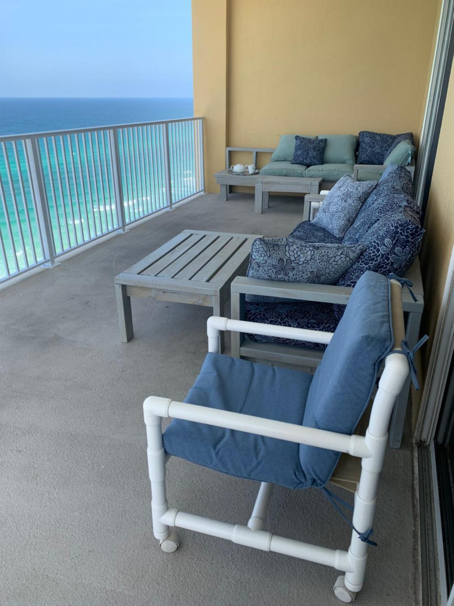 Tropic Winds 1701 Premium Corner Unit With 2 Parkings! Free Chairs Service! Apartment *