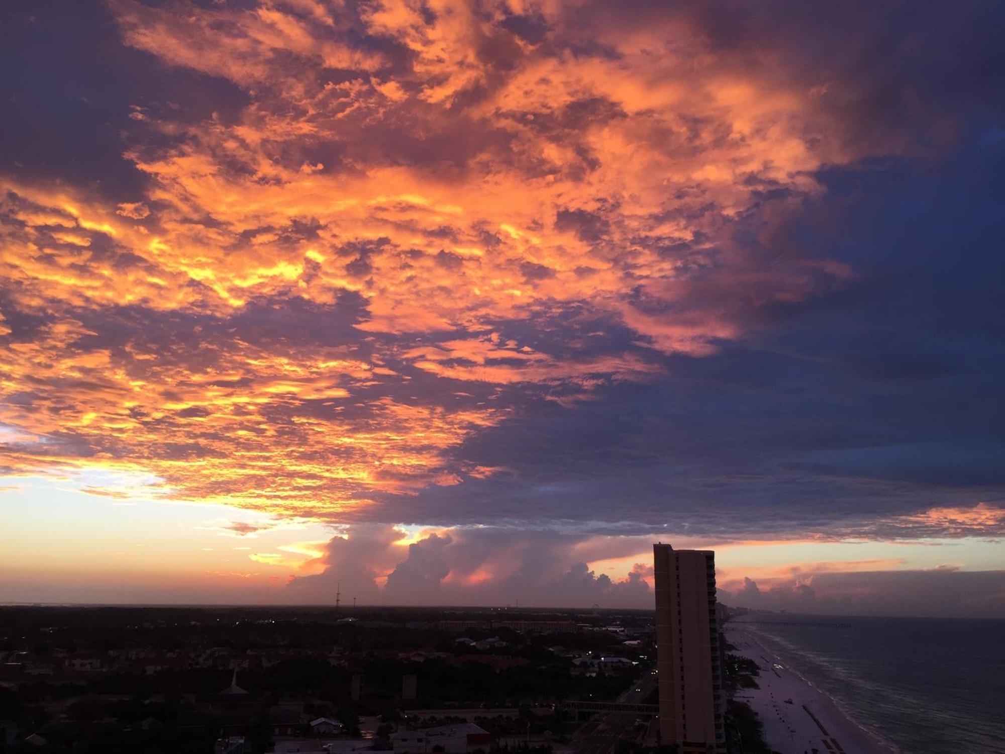 Tropic Winds 1701 Premium Corner Unit With 2 Parkings! Free Chairs Service! Apartment Panama City Beach