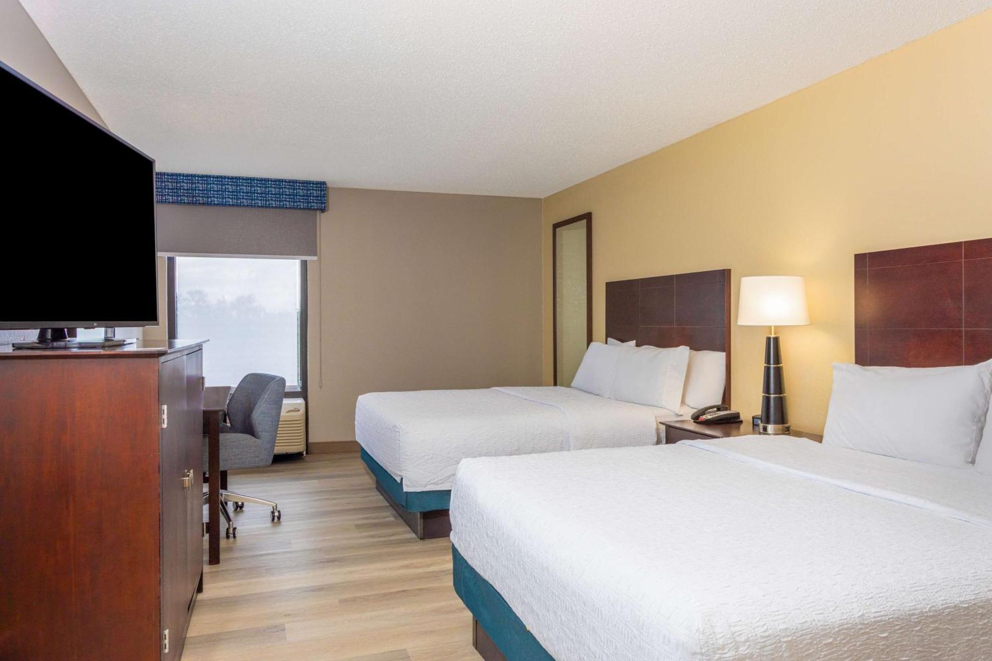 Hampton Orlando-international Airport Hotel 3*
