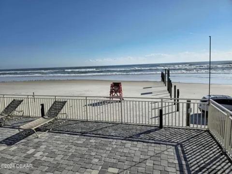 Apartment Ocean Breeze - Direct Ocean Front-Pool Is Open