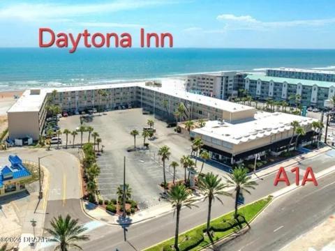 Apartment Ocean Breeze - Direct Ocean Front-Pool Is Open *