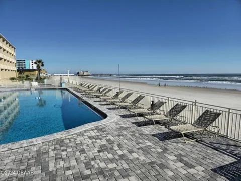 Apartment Ocean Breeze - Direct Ocean Front-Pool Is Open Daytona Beach