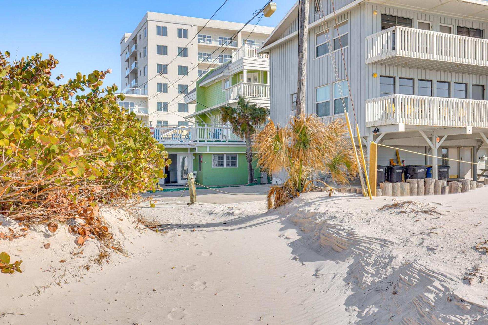 Driftwood - Walk To Clearwater Bch Holiday home *