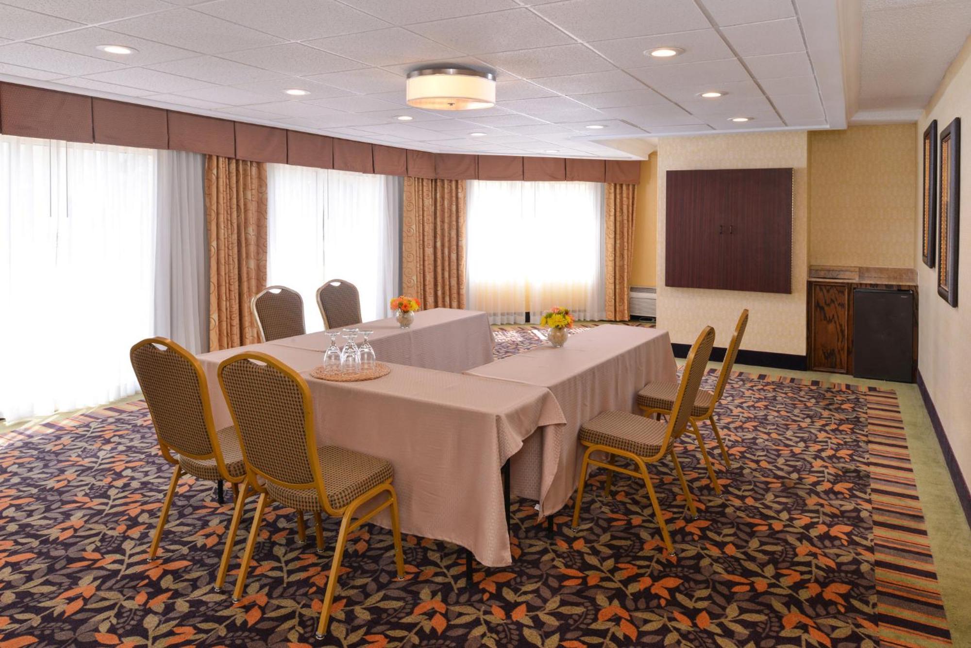 Express Clearwater East - Icot Center By Ihg Hotel Pinellas Park