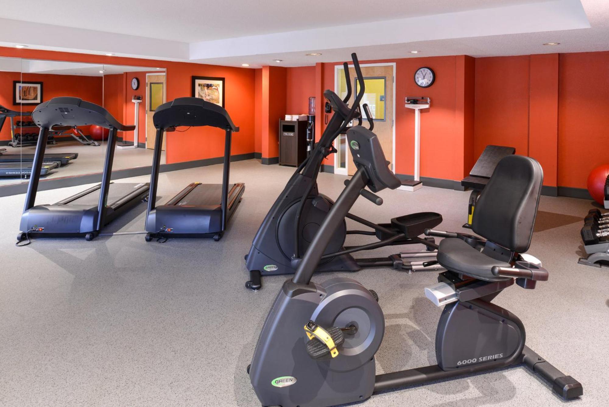 Hotel Express Clearwater East - Icot Center By Ihg