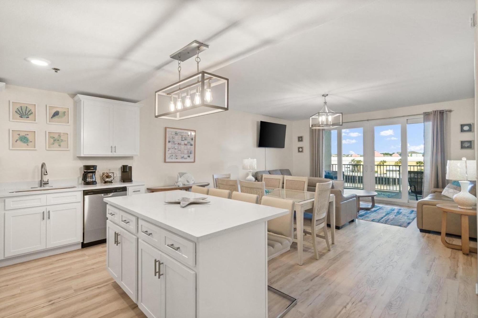 Laketown Wharf By Panhandle Getaways Apartment