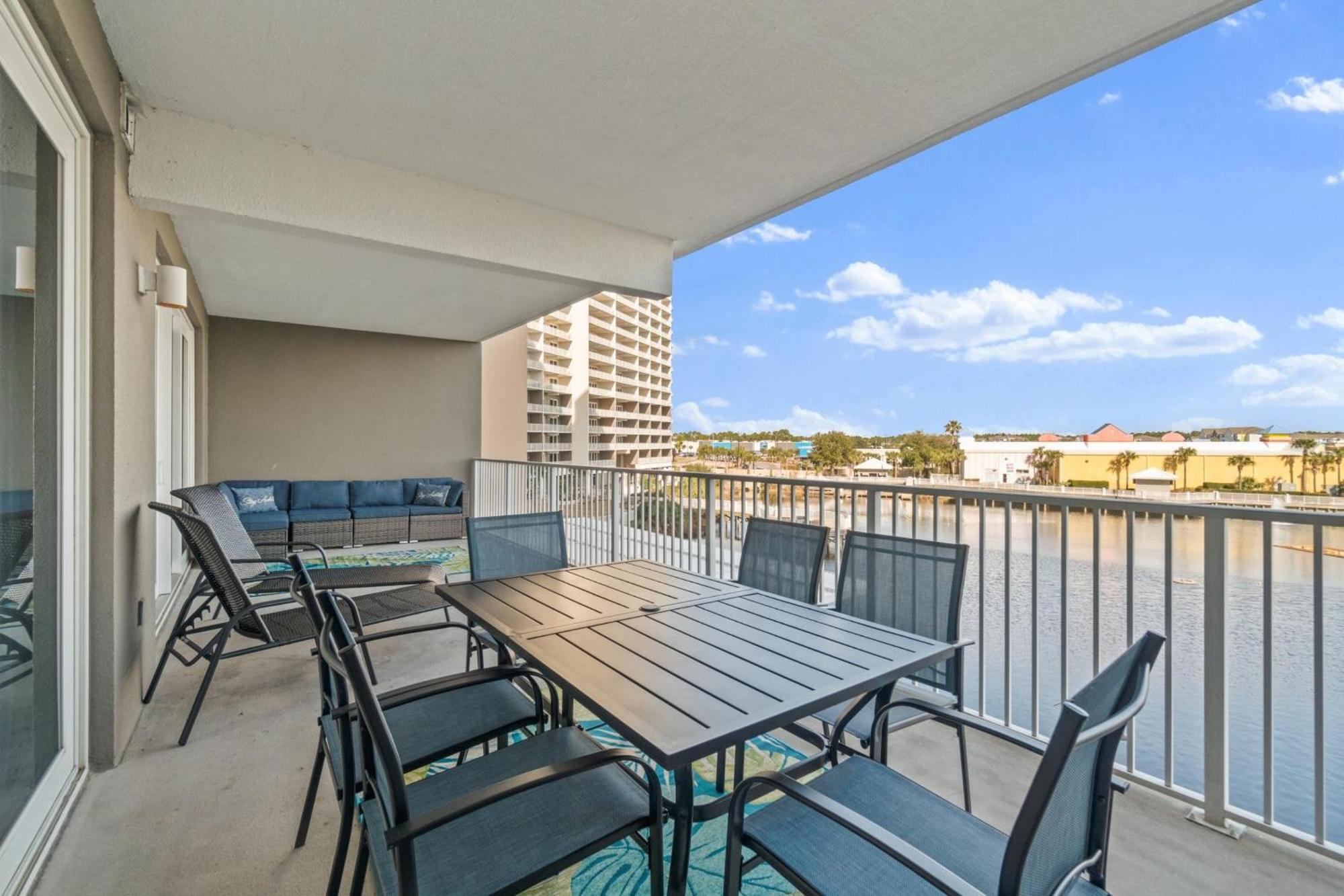 Apartment Laketown Wharf By Panhandle Getaways *