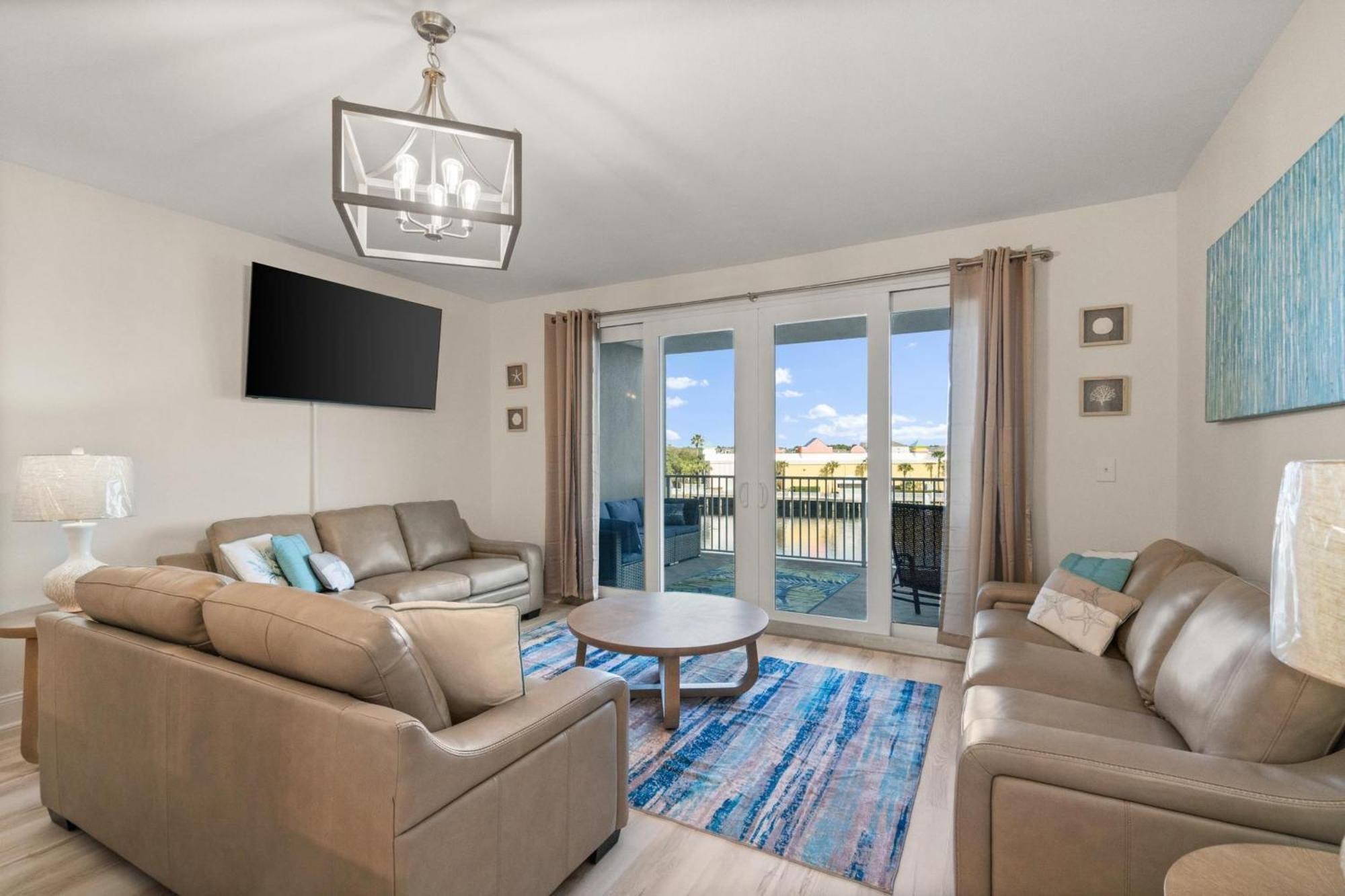 Laketown Wharf By Panhandle Getaways *