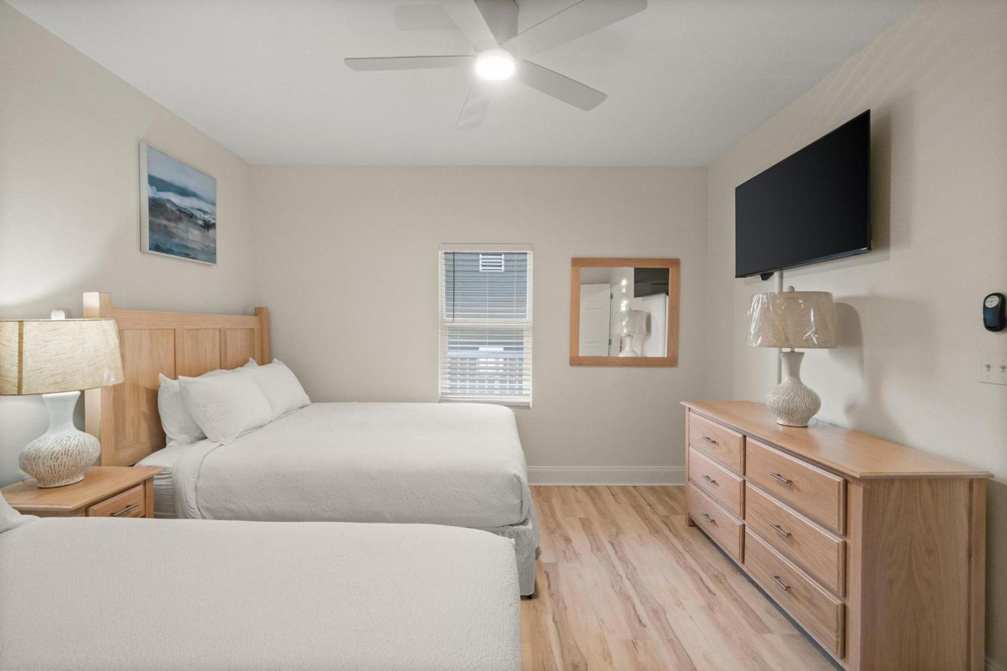 Laketown Wharf By Panhandle Getaways Apartment