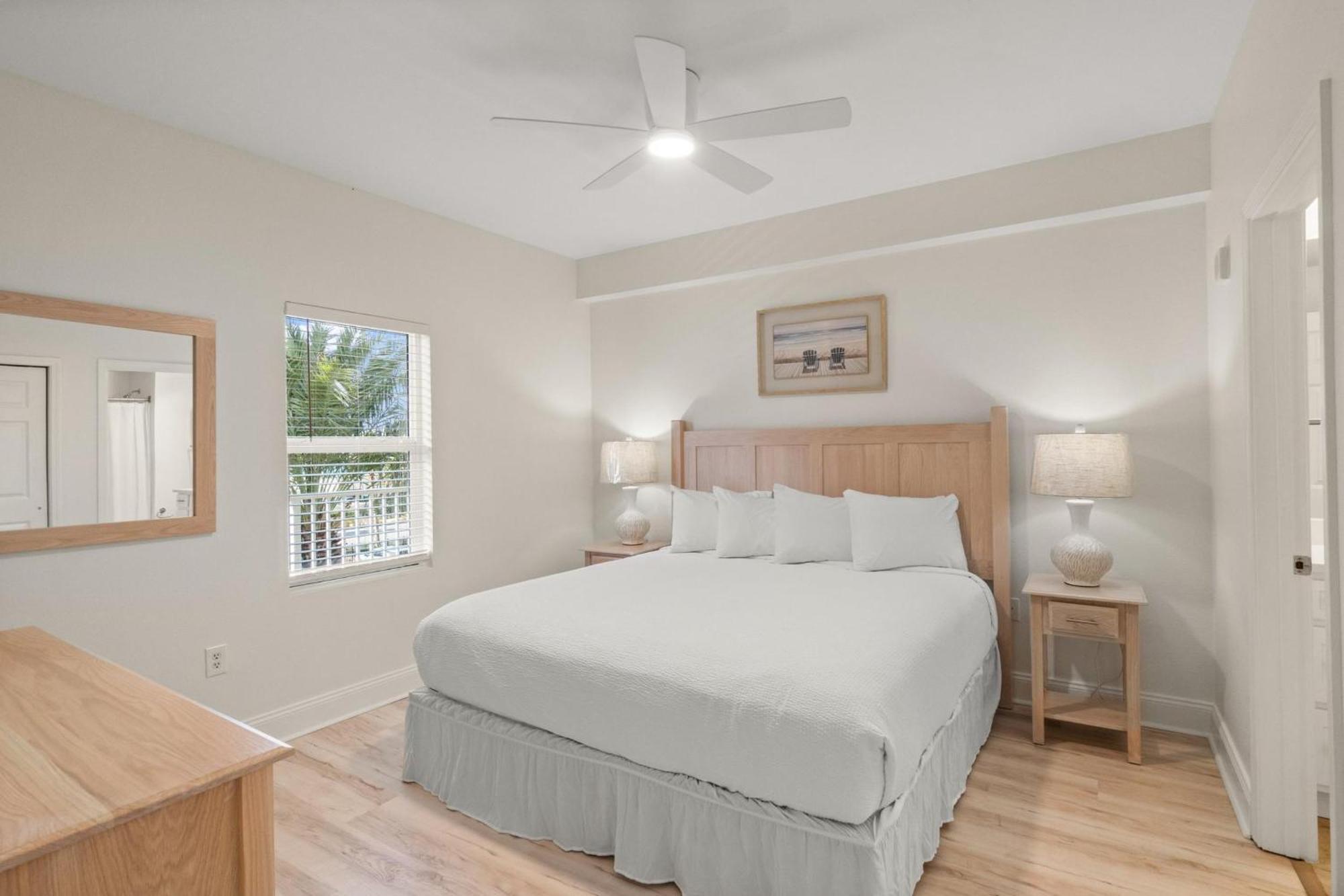 Apartment Laketown Wharf By Panhandle Getaways *