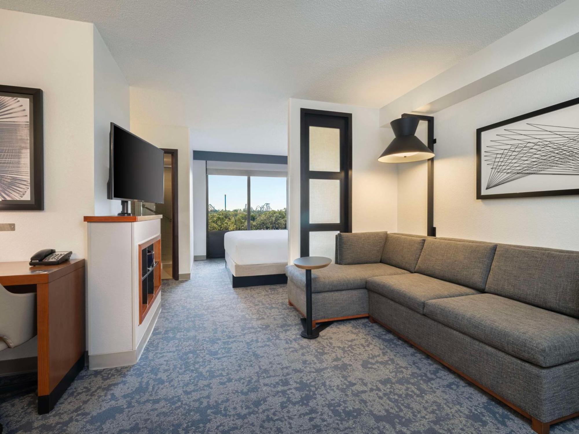 Hyatt Place Center Hotel 3*