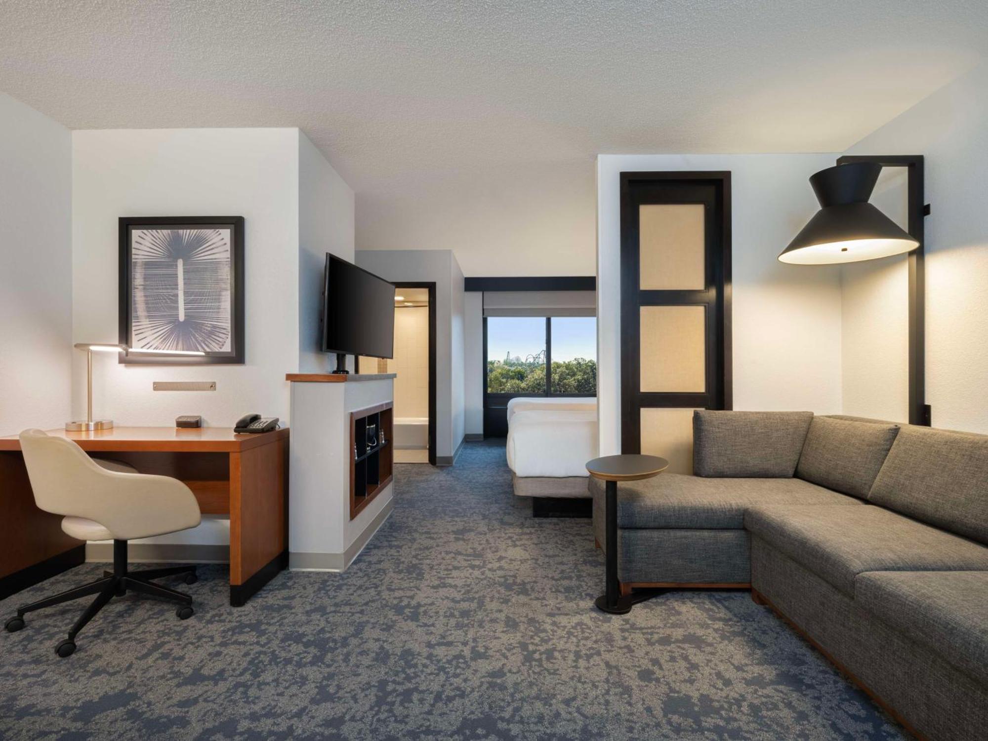 Hyatt Place Center Hotel
