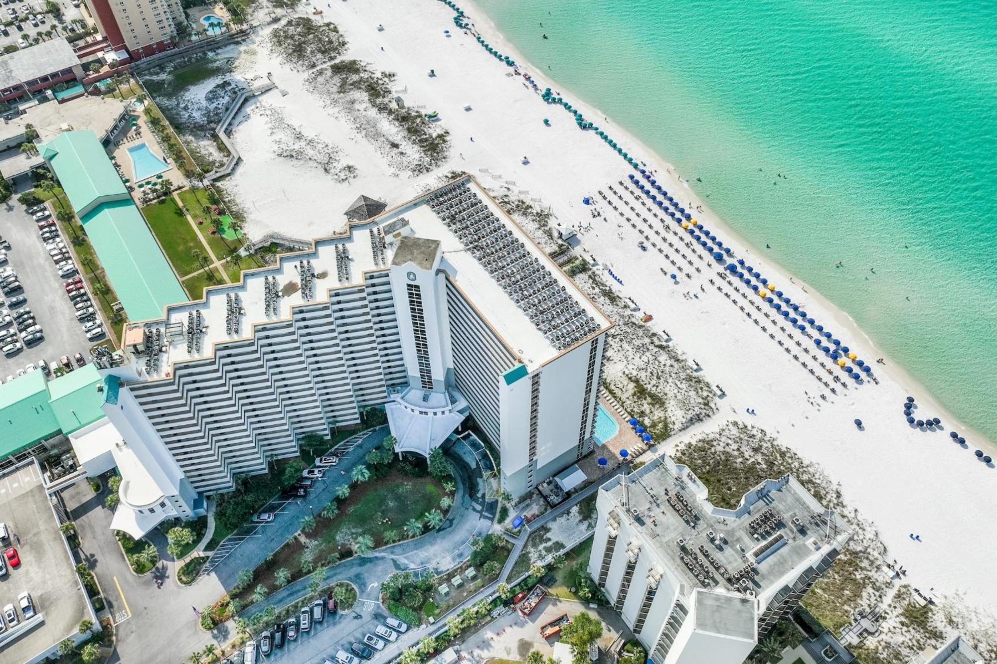 Pelican Aparthotel 3*