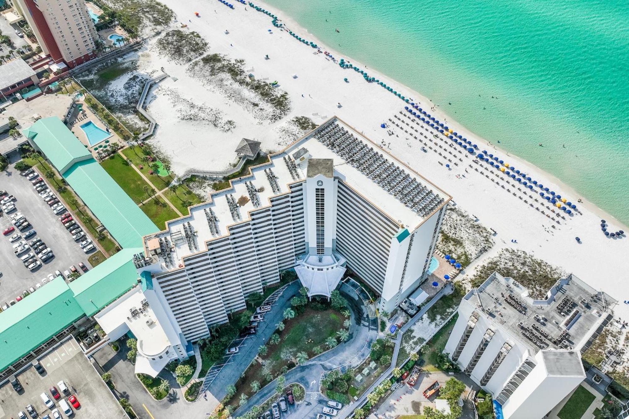 Pelican Aparthotel 3*