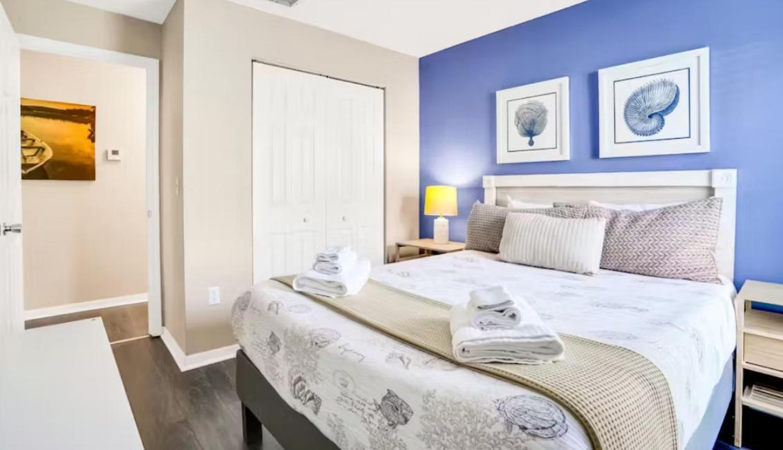Family W/ Private Pool Pet Friendly, Minutes To Holiday home