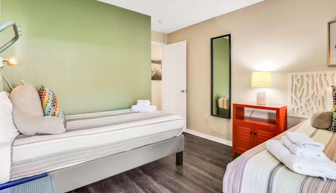 Family W/ Private Pool Pet Friendly, Minutes To Holiday home *