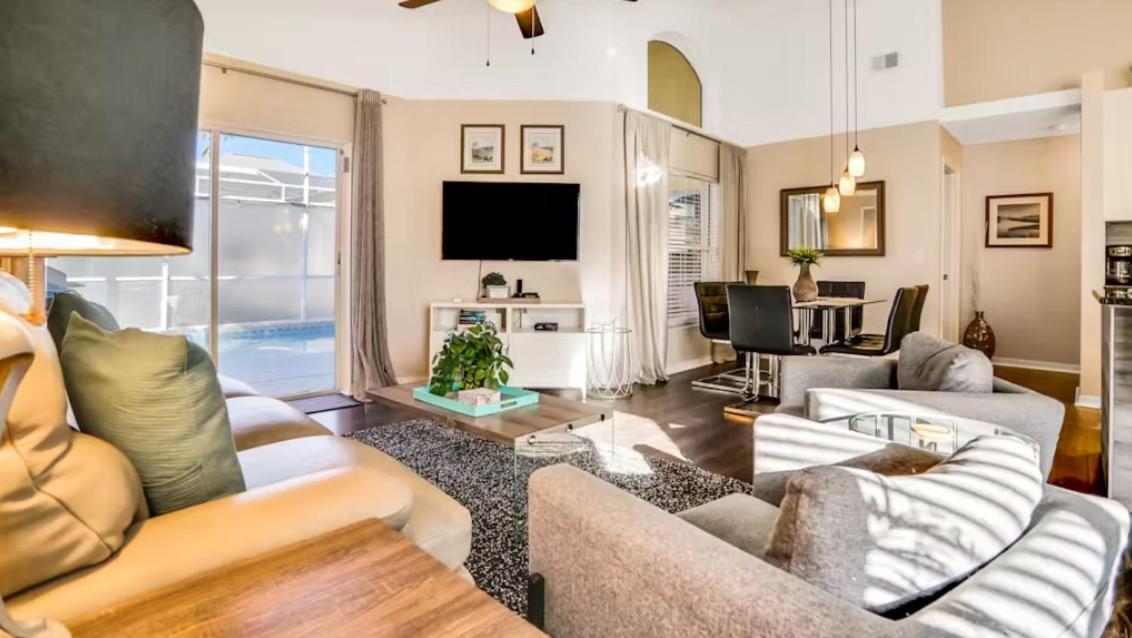 Family W/ Private Pool Pet Friendly, Minutes To Holiday home *