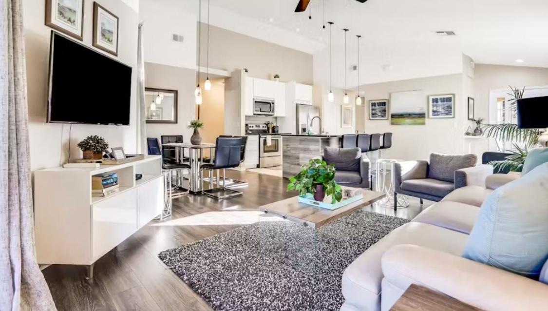 Family W/ Private Pool Pet Friendly, Minutes To Holiday home Davenport